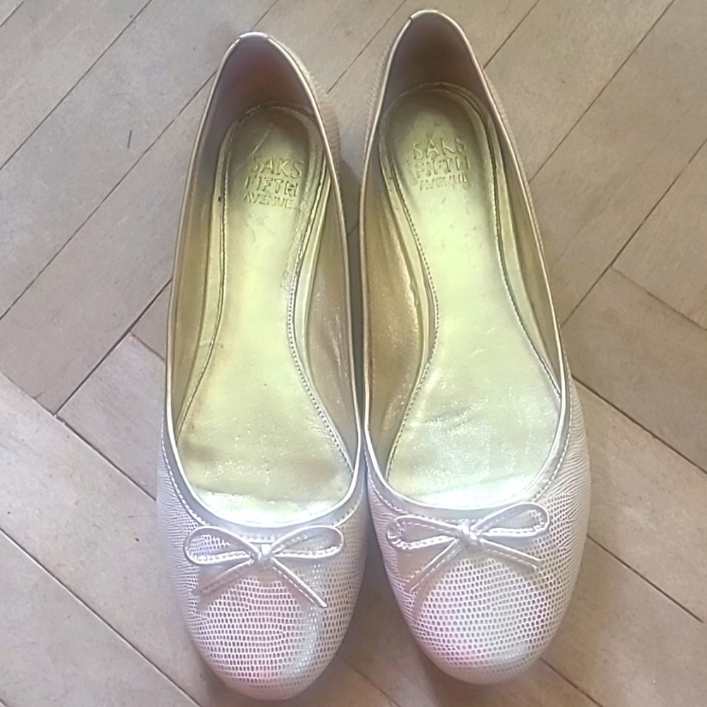 Saks Fifth Avenue gold ballet flats size 9